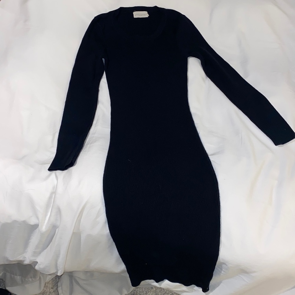 Ribbed black dress